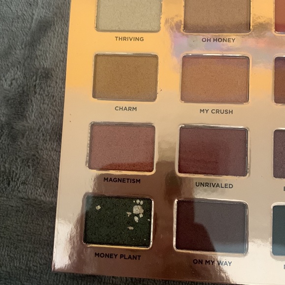 NWT 👁 Iconic London Desk to Dance Eyeshadow Palette - Picture 10 of 14
